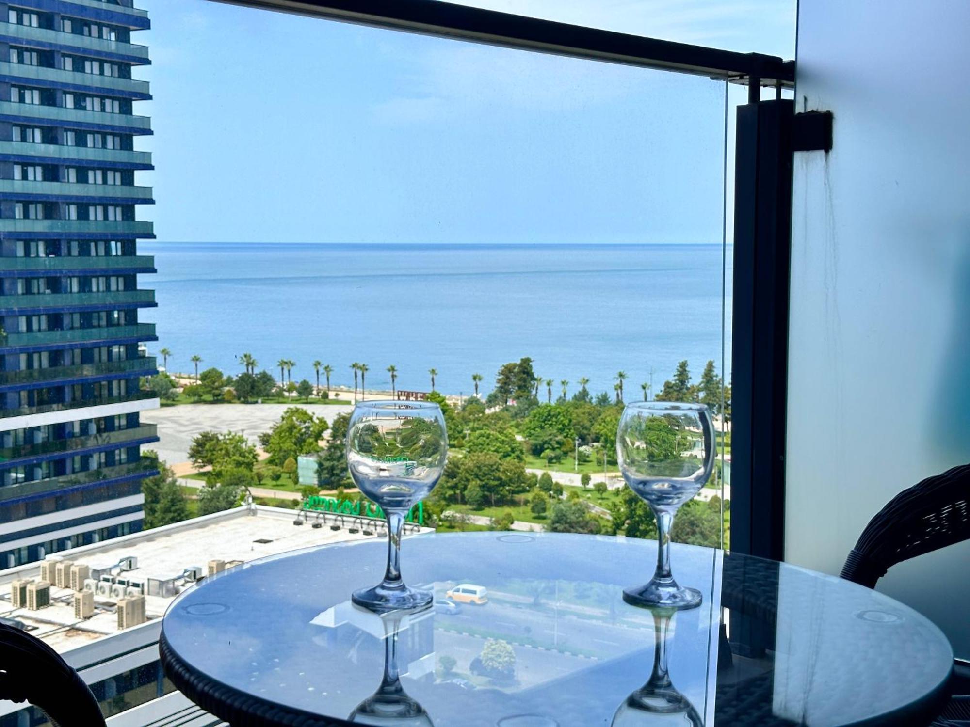 Batumi Boulevard Resort Exterior photo